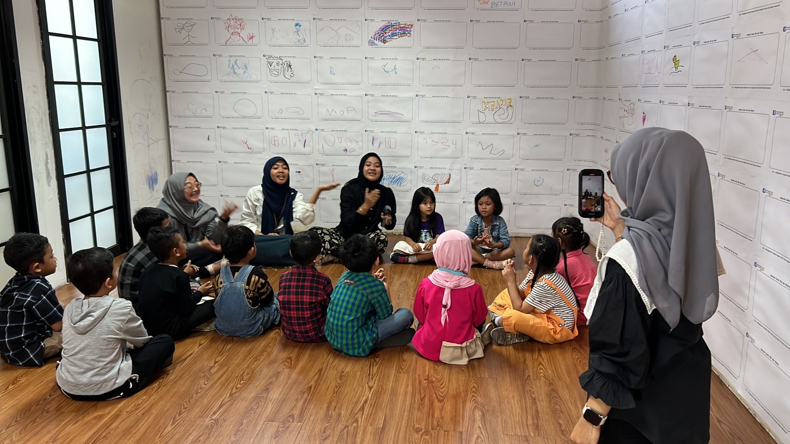 Bermain Garis, Titik Dan Warna